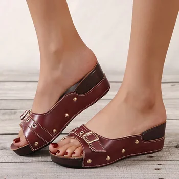 Mulheres Sandálias 2022 Moda Cunha Sapatos para Mulher Chinelos de Verão Saltos Sandales Flip-Flops Praia Casual Sandalias Femininas