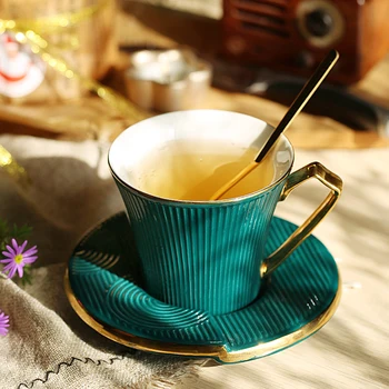 200ml de Cerâmica Xícara de Café, Conjunto Estilo Europeu de Luxo Tarde Xícara de Chá e Pires de Suspensão Qualidade da Orelha Pequena Caneca com Colher